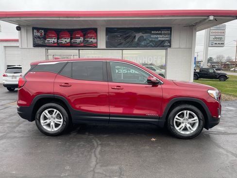 Used 2021 GMC Terrain SLE image 2