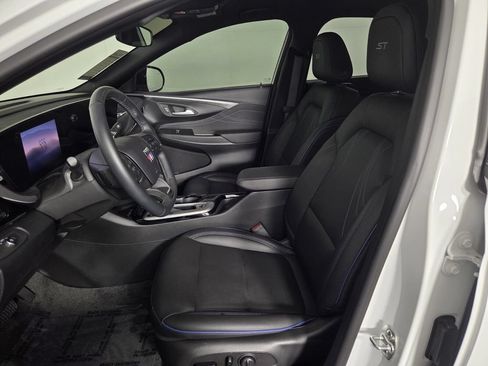 Used 2025 Buick Envista Sport Touring w/ Convenience I Package FWD image 10