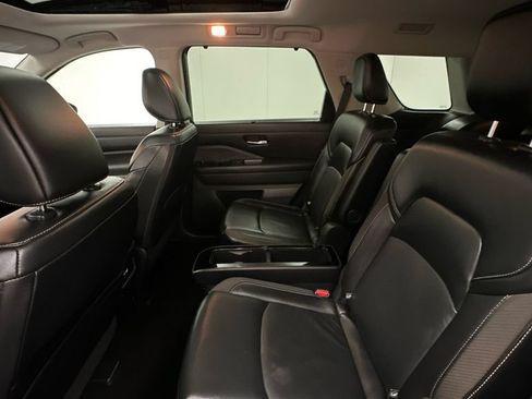Used 2023 Nissan Pathfinder SL w/ SL Premium Package AWD/4WD image 10