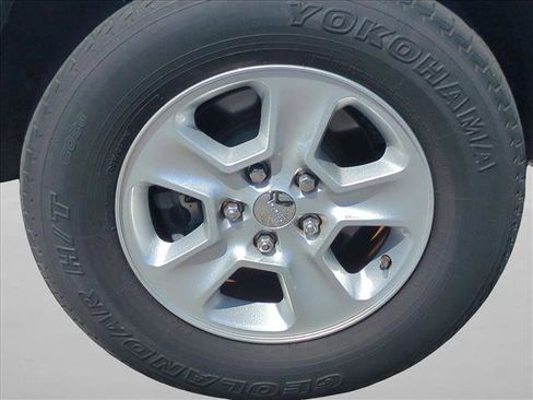 Used 2016 Jeep Grand Cherokee Laredo w/ Quick Order Package 23E image 13