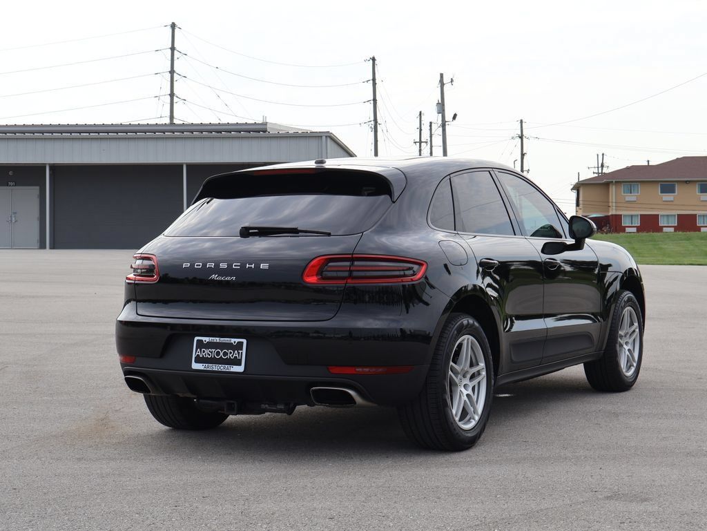 Used 2018 Porsche Macan AWD/4WD image 7