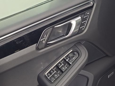 Certified 2026 Porsche Macan Turbo AWD/4WD image 16