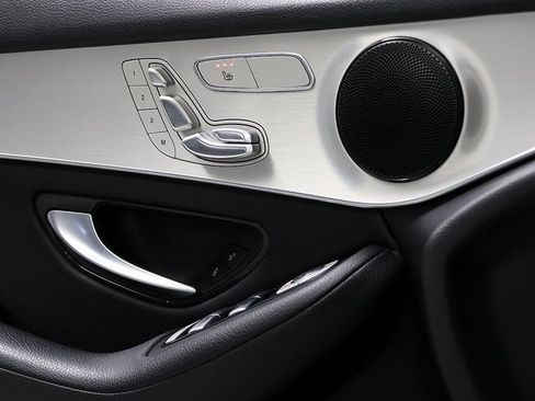 Used 2019 Mercedes-Benz GLC 300 4MATIC image 23