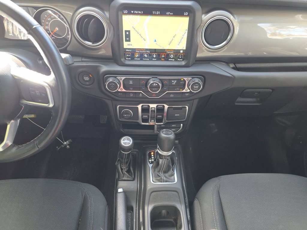 Used 2021 Jeep Wrangler Unlimited Sahara AWD/4WD image 3