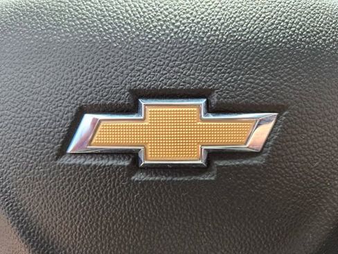 Used 2025 Chevrolet TrailBlazer LT AWD/4WD image 32