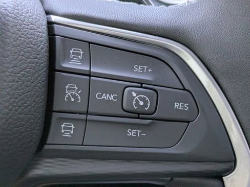 New 2025 Jeep Grand Cherokee Altitude image 23