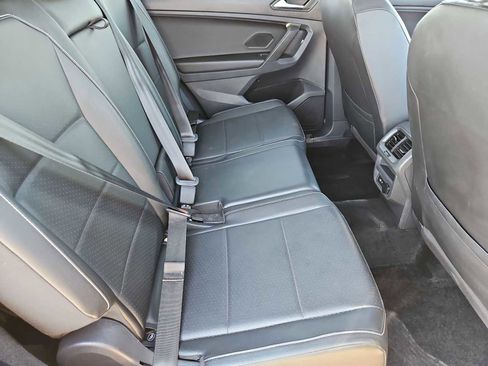 Used 2021 Volkswagen Tiguan SE R-Line image 22