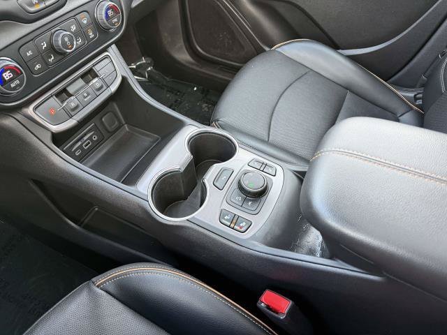 Used 2024 GMC Terrain AT4 w/ Tech Package AWD/4WD image 32