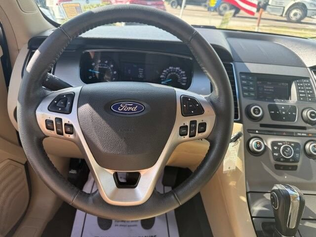 Used 2017 Ford Taurus SEL FWD image 14