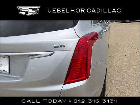 Used 2017 Cadillac XT5 Luxury FWD image 8