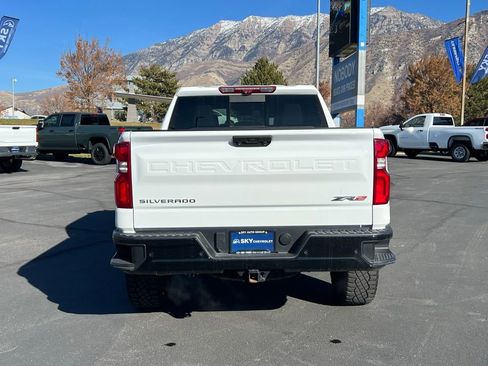 Used 2023 Chevrolet Silverado 1500 ZR2 w/ Technology Package image 8