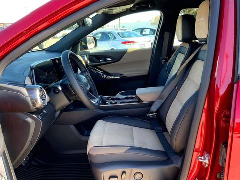 Used 2026 Chevrolet Equinox ACTIV w/ LPO, Floor Liner Package image 9