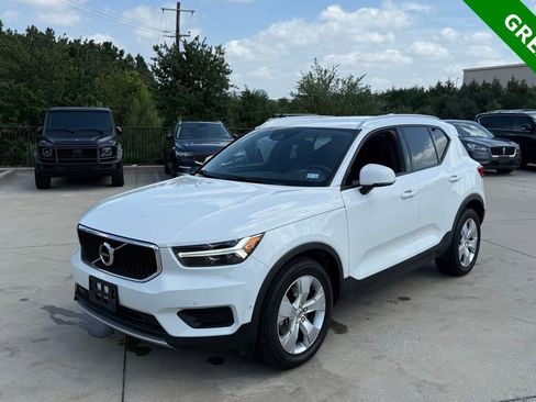Used 2019 Volvo XC40 T5 Momentum AWD/4WD image 1