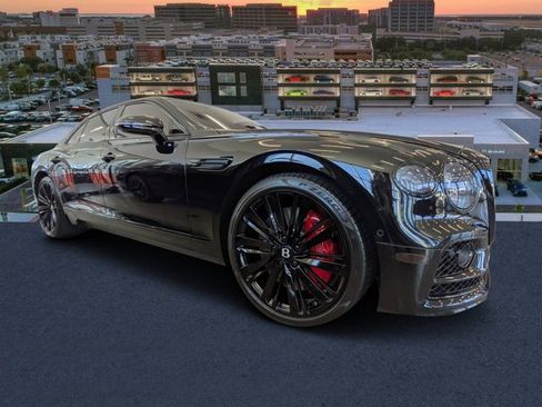 Used 2023 Bentley Flying Spur W12 image 1