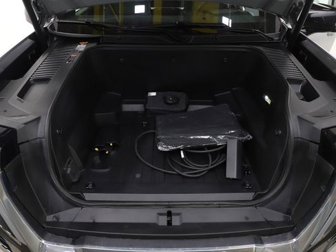 Used 2025 GMC Sierra EV Denali image 32