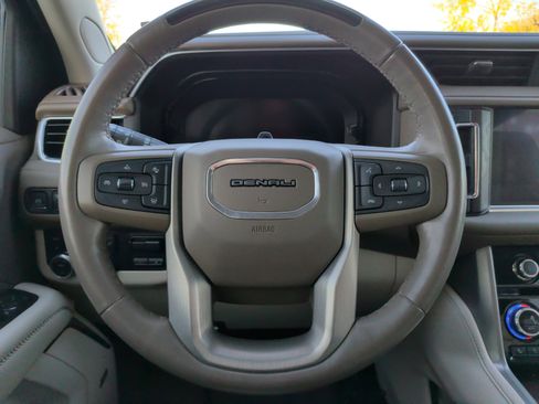 Used 2023 GMC Yukon XL Denali w/ Denali Reserve Package image 18