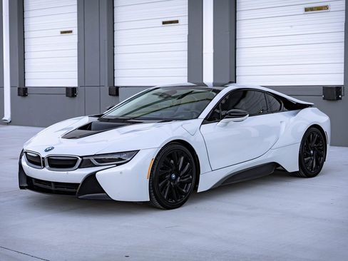 Used 2017 BMW i8 image 5