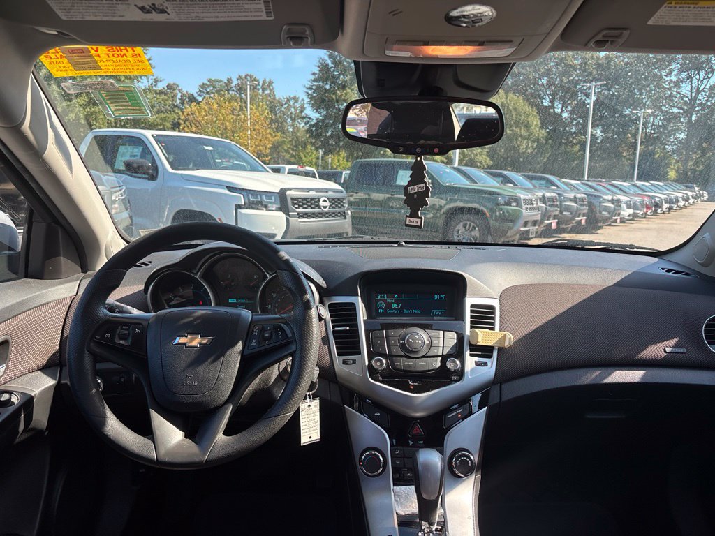 Used 2015 Chevrolet Cruze LT FWD image 10