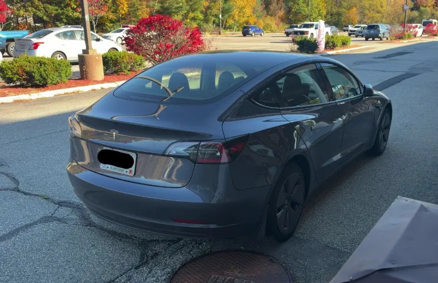 Used 2023 Tesla Model 3 Standard Range RWD image 3