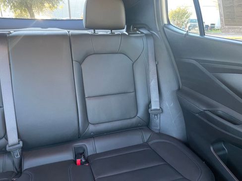 Used 2025 Buick Envista Sport Touring image 38