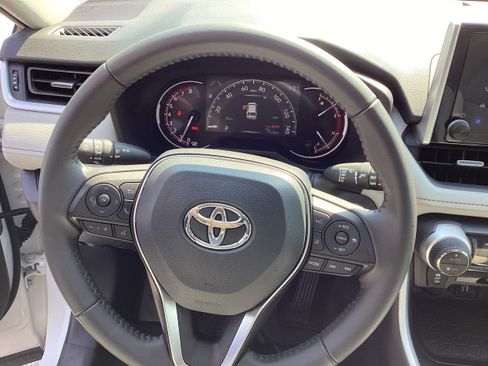 Used 2025 Toyota RAV4 XLE Premium AWD/4WD image 17