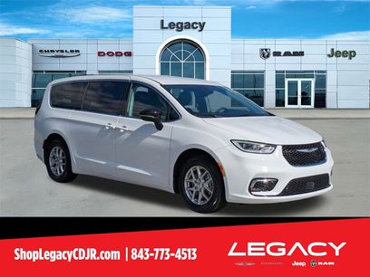 Used 2024 Chrysler Pacifica Touring-L