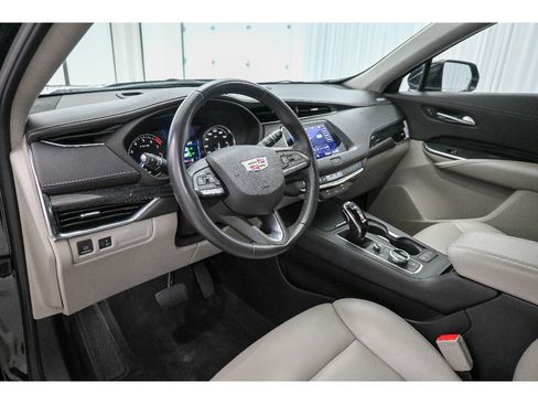 Certified 2023 Cadillac XT4 Premium Luxury image 32