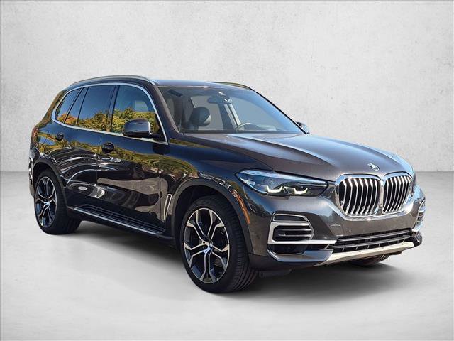 Used 2022 BMW X5 xDrive40i w/ Premium Package AWD/4WD image 3