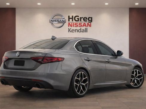 Used 2019 Alfa Romeo Giulia Ti RWD image 4