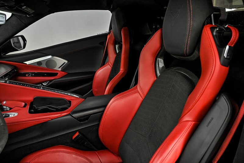Used 2021 Chevrolet Corvette Stingray Premium Cpe w/ Z51 Performance Package RWD image 19