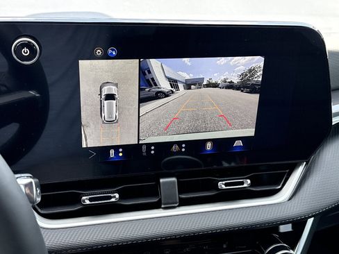 New 2026 Chevrolet Equinox LT w/ Safety and Technology Package FWD image 22