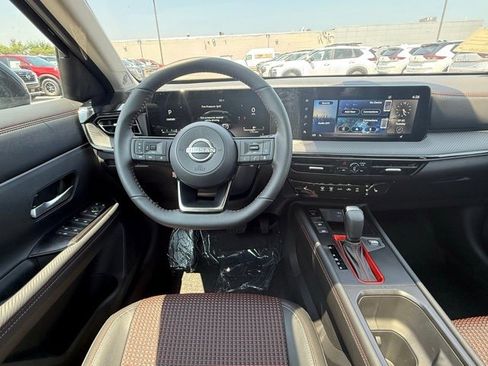 New 2025 Nissan Kicks SR w/ SR Premium Package image 19