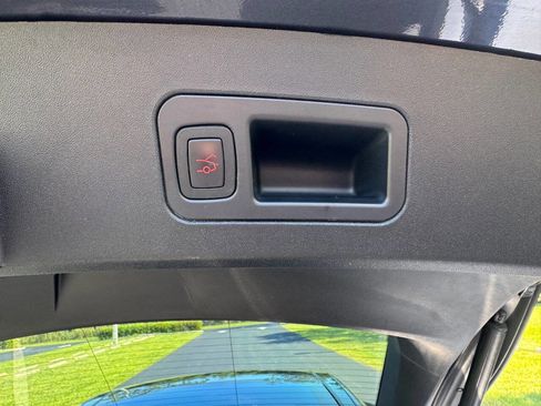 Used 2015 Tesla Model S 85D image 28