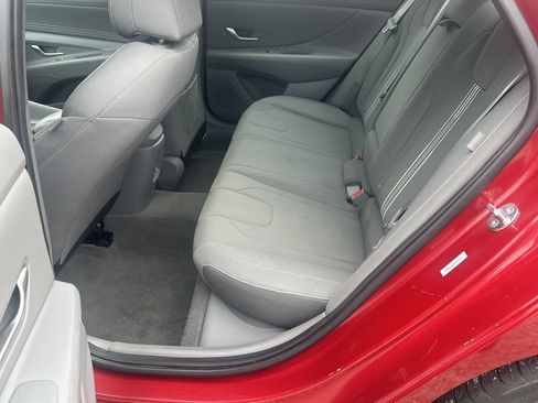 Used 2025 Hyundai Elantra SEL FWD image 20