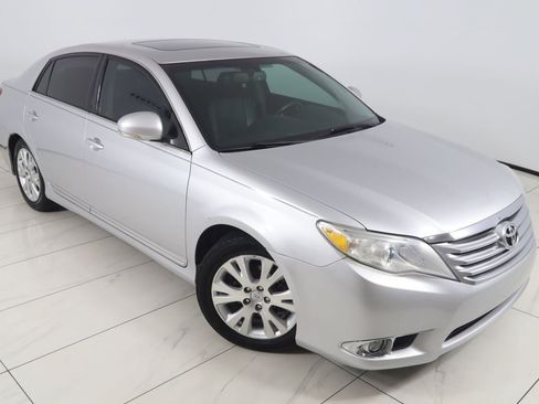 Used 2011 Toyota Avalon FWD image 16
