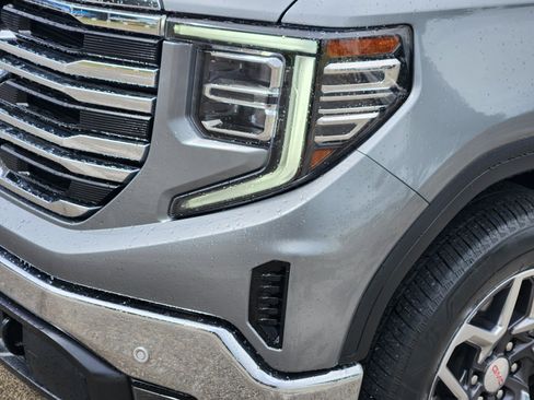 Used 2024 GMC Sierra 1500 SLT w/ SLT Premium Plus Package RWD image 27