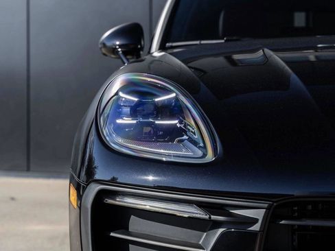 New 2026 Porsche Macan image 61