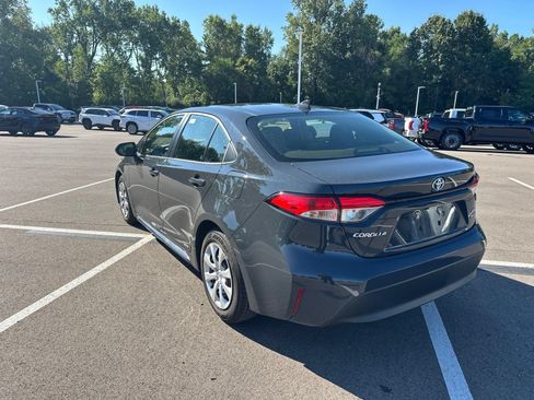 Used 2025 Toyota Corolla LE AWD/4WD image 7