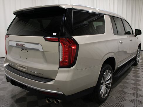Used 2023 GMC Yukon XL Denali RWD image 32