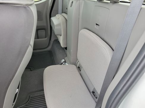 Used 2019 Nissan Frontier S image 12