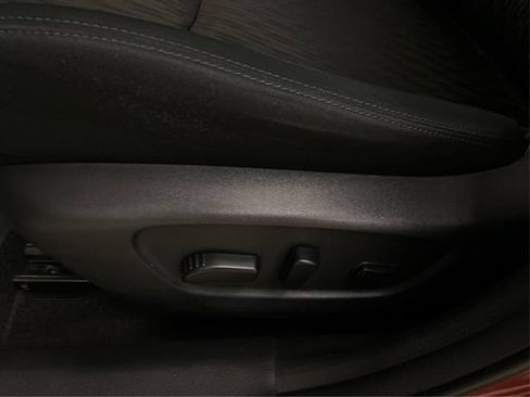 Used 2018 Nissan Rogue SV w/ Sun & Sound Touring Package AWD/4WD image 25