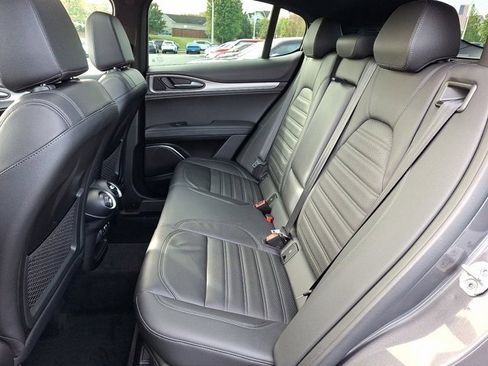 Used 2022 Alfa Romeo Stelvio Veloce image 12