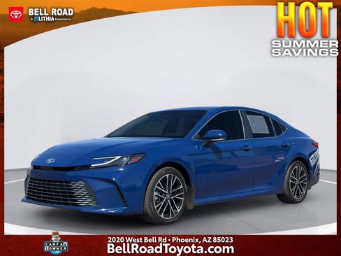 Used 2025 Toyota Camry XLE FWD image 1
