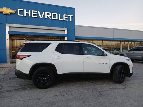Certified 2022 Chevrolet Traverse LS w/ Midnight/Sport Edition image 10