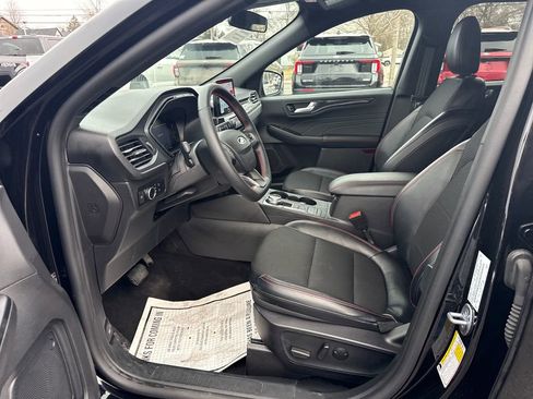 Used 2025 Ford Escape ST-Line w/ Equipment Group 301A image 24