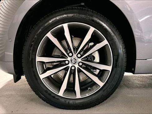 Certified 2025 Jaguar F-PACE R-Dynamic S image 8