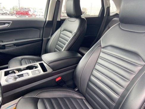 Used 2024 Ford Edge SEL image 11