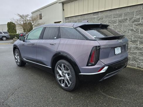 New 2026 Cadillac Optiq Luxury 2 image 4