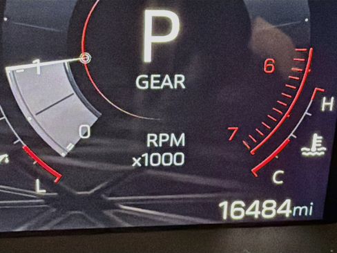 Used 2024 GMC Canyon Elevation w/ Elevation Premium Package RWD image 18