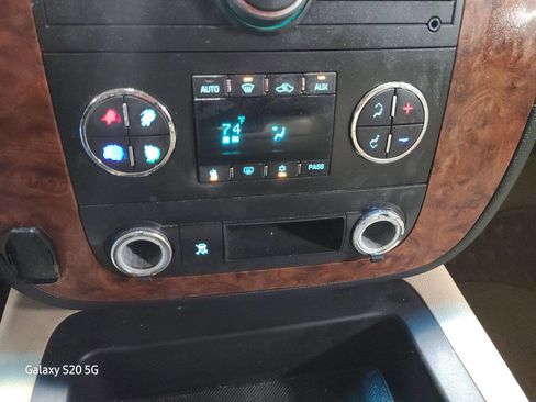 Used 2007 Chevrolet Suburban LT w/ LT Preferred Equipment Group image 32